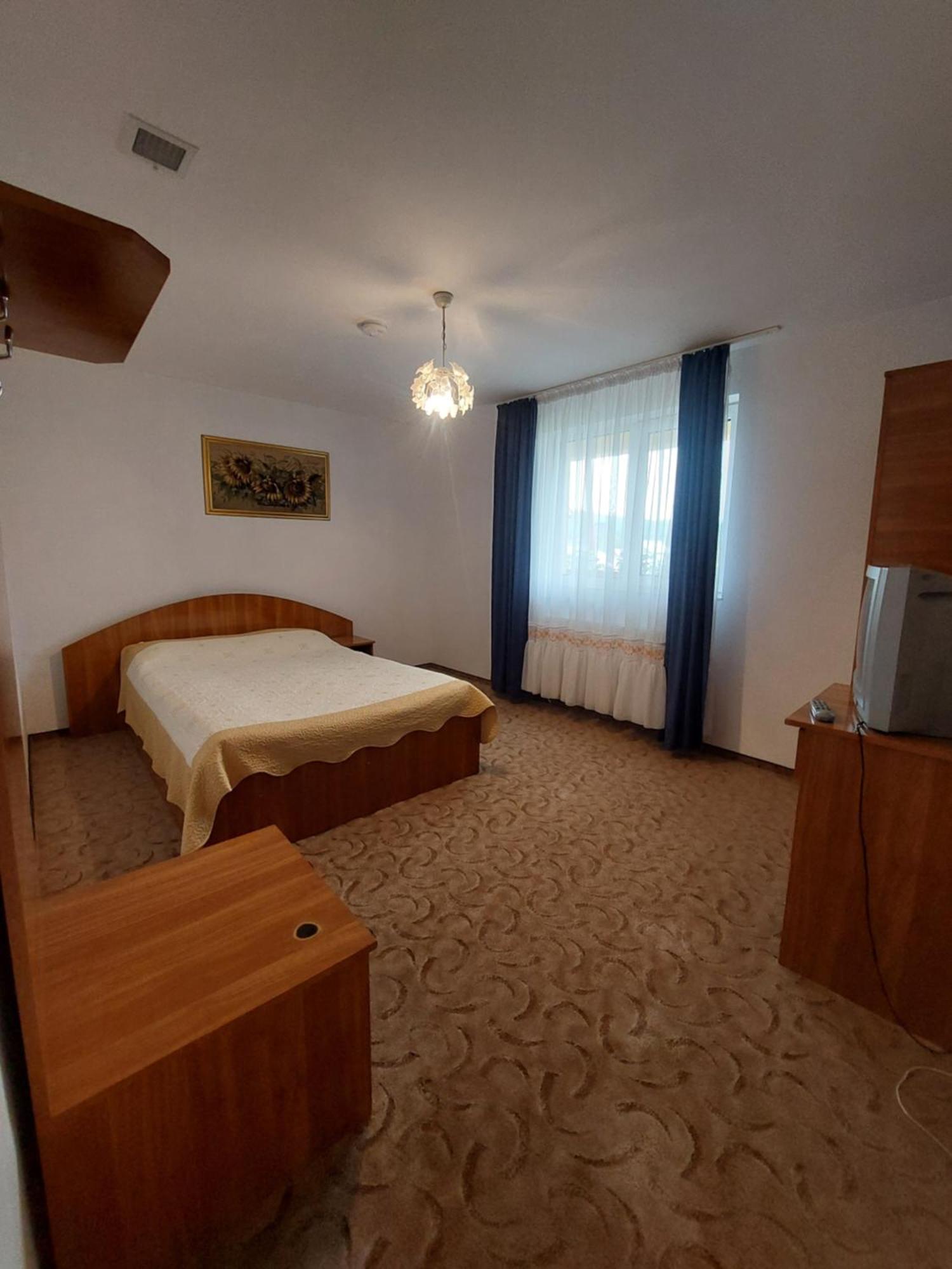 Steaua Nordului Hotel Targu Neamt Exterior foto