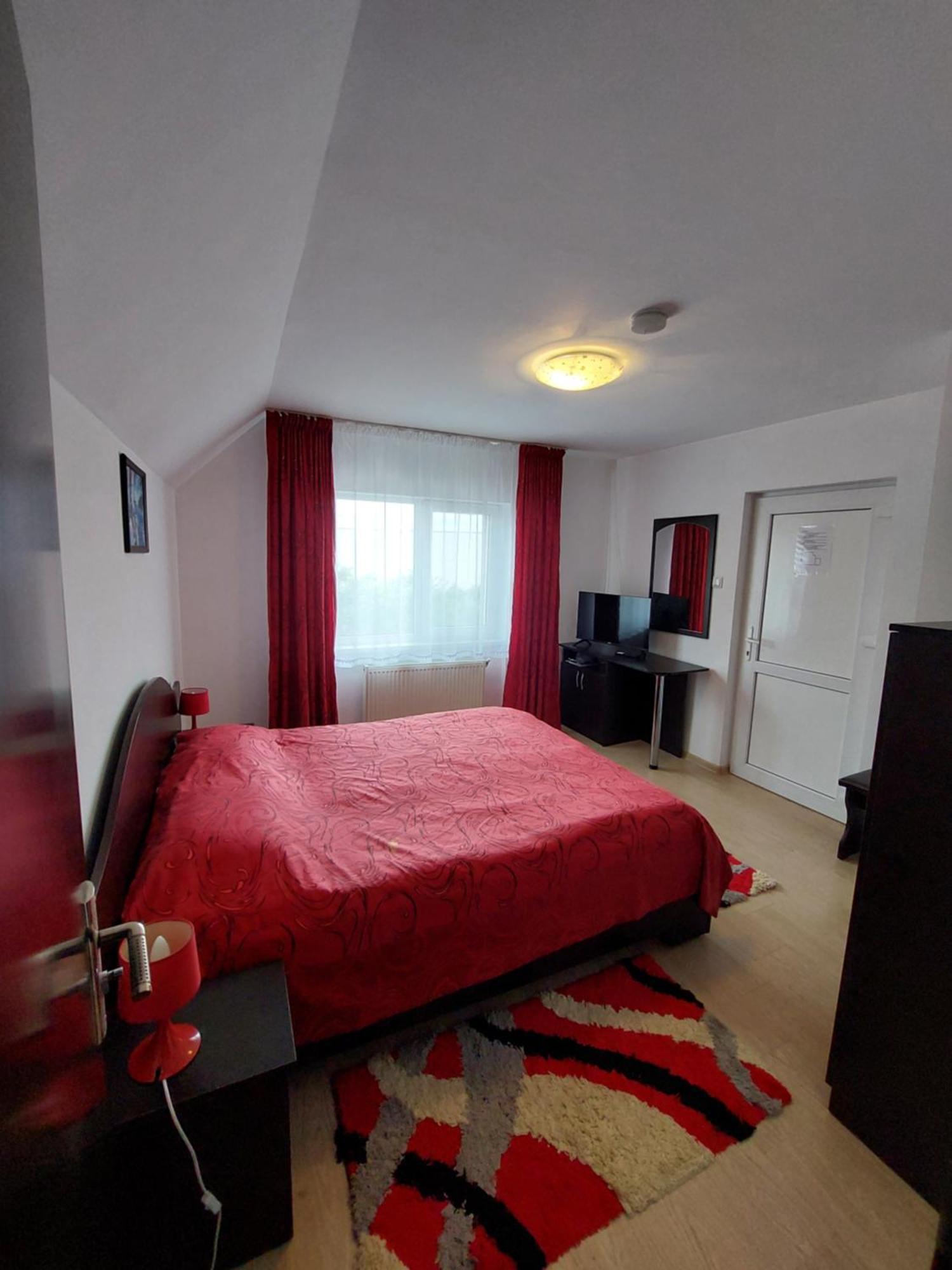 Steaua Nordului Hotel Targu Neamt Exterior foto